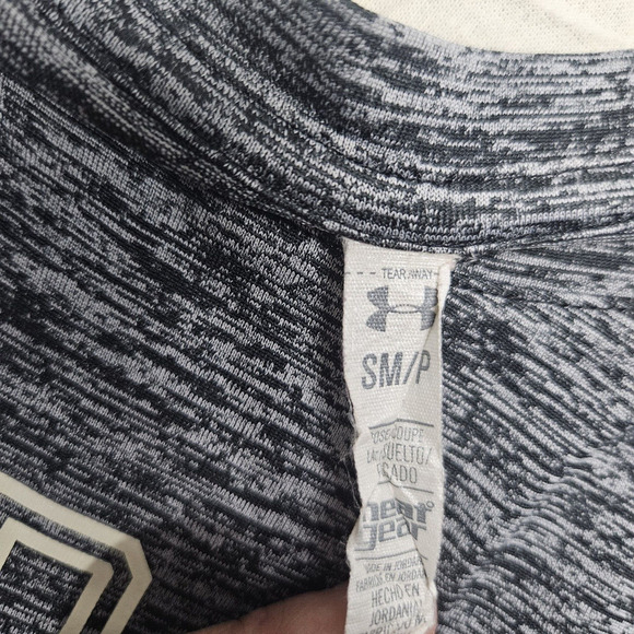 Under‎ Armour Heat Gear Active Wear T-Shirt Womens Small V-Neck Short Sleeve - Picture 9 of 9